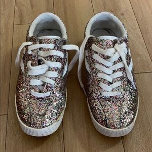 Women’s size 8 Tretorn sneakers